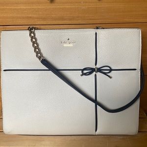Kate Spade white box purse/tote with cute bow tie